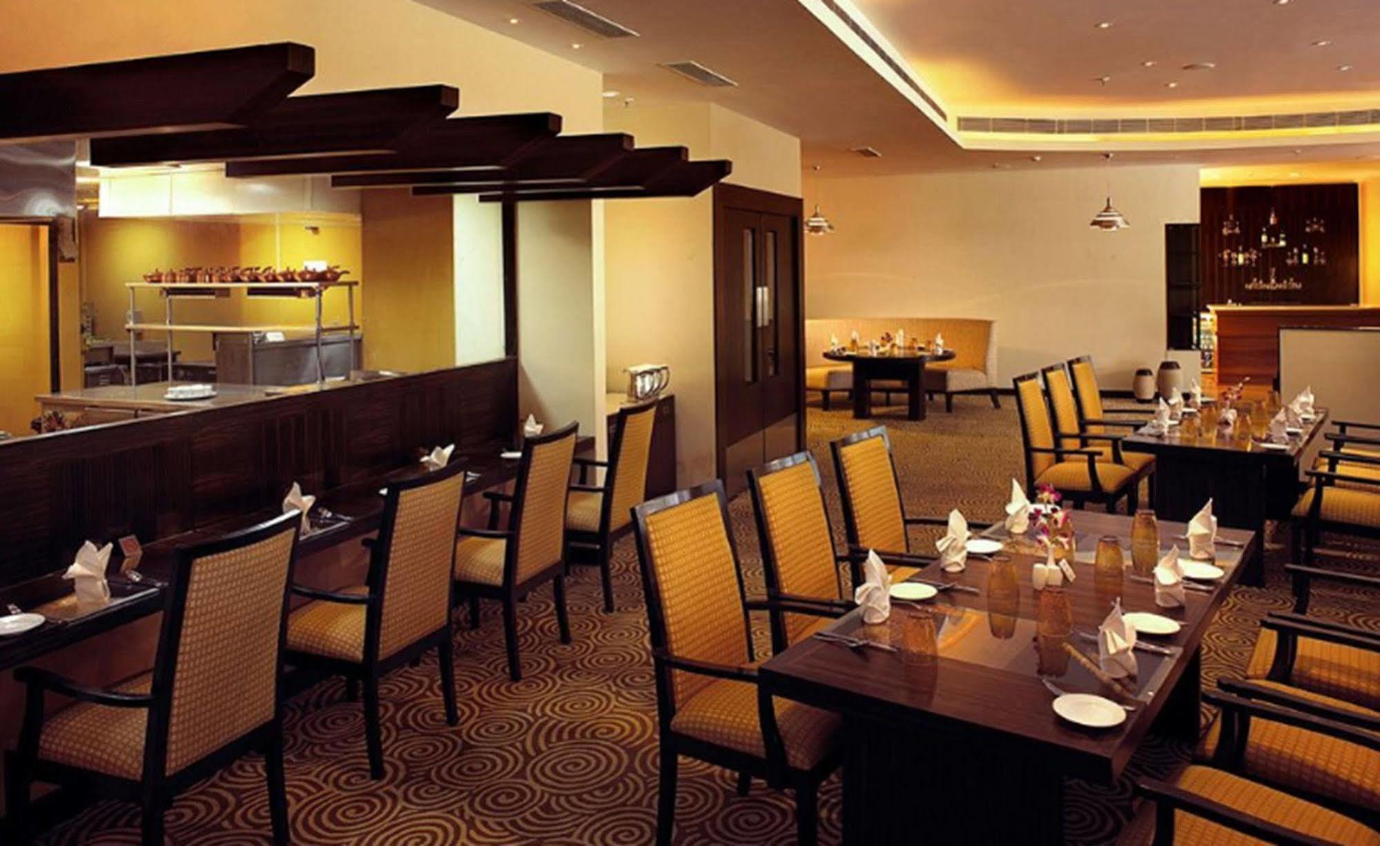The Chancery Pavilion Bangalore Exterior foto